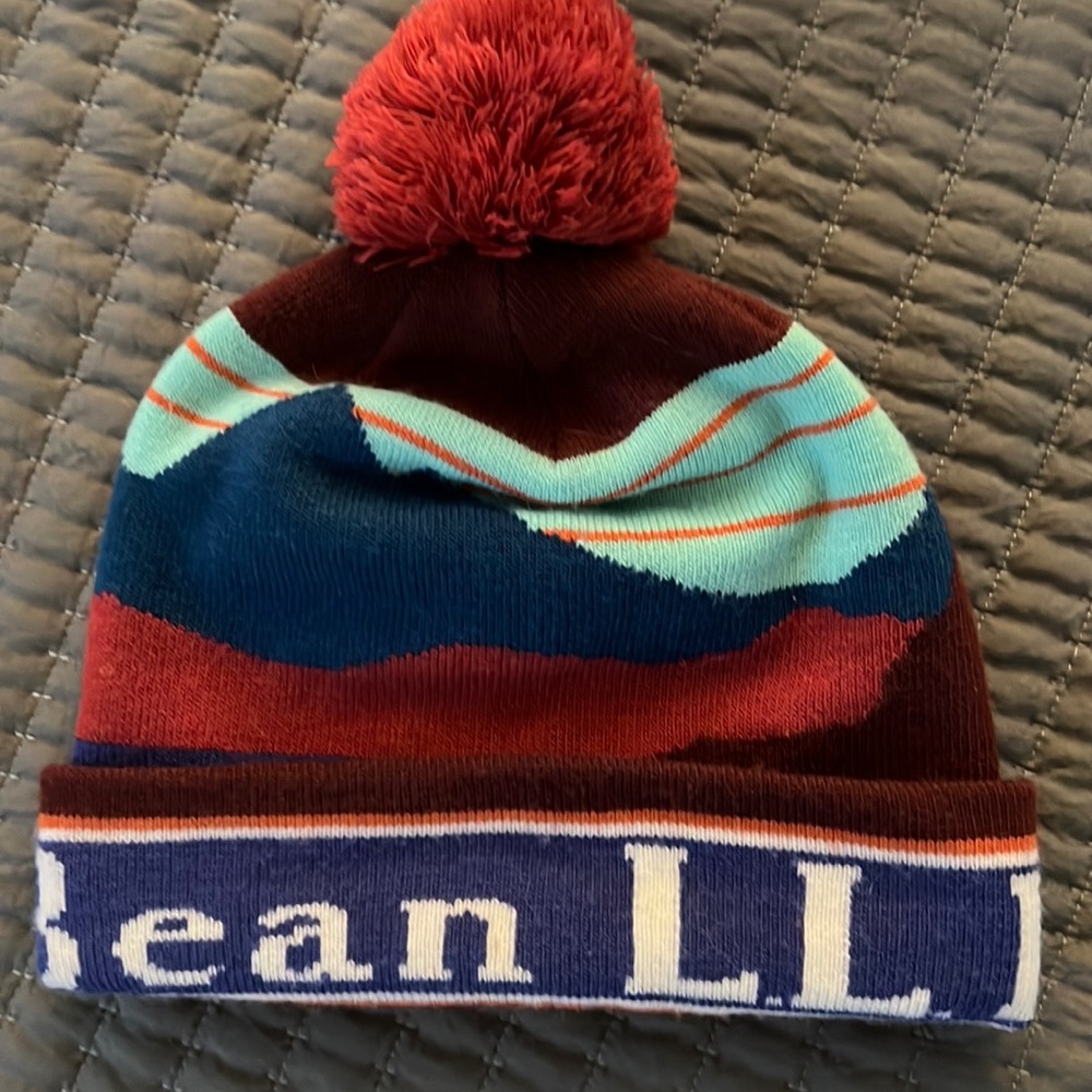 Adult LL Bean Beanie with Pom Pom